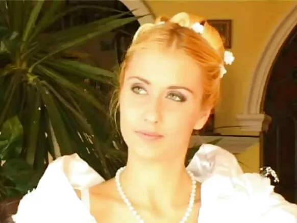 Cidha durbaa anal, walqunnamtii saalaa manaa kan blondes.