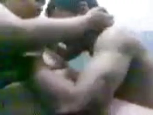 Hindii dhukkubbii xxx walqunnamtii saalaa hiriyoottan gaa'elaa.