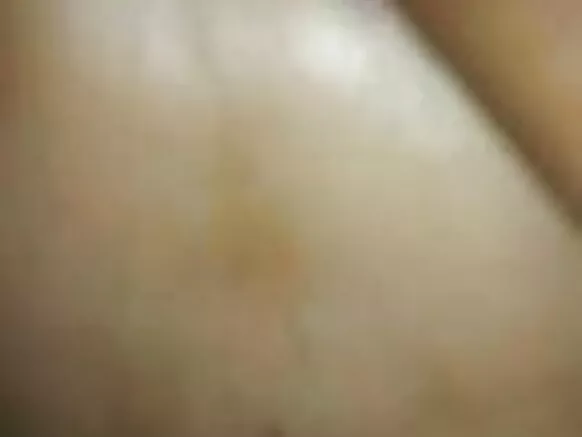 Hindii desi bhabi saalqunnamtii qaama saalaa harma gurguddaa summii harma keessaa dhangala'u argatti.